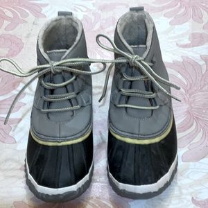 JBU waterproof gray and black chunky boots, size 7.